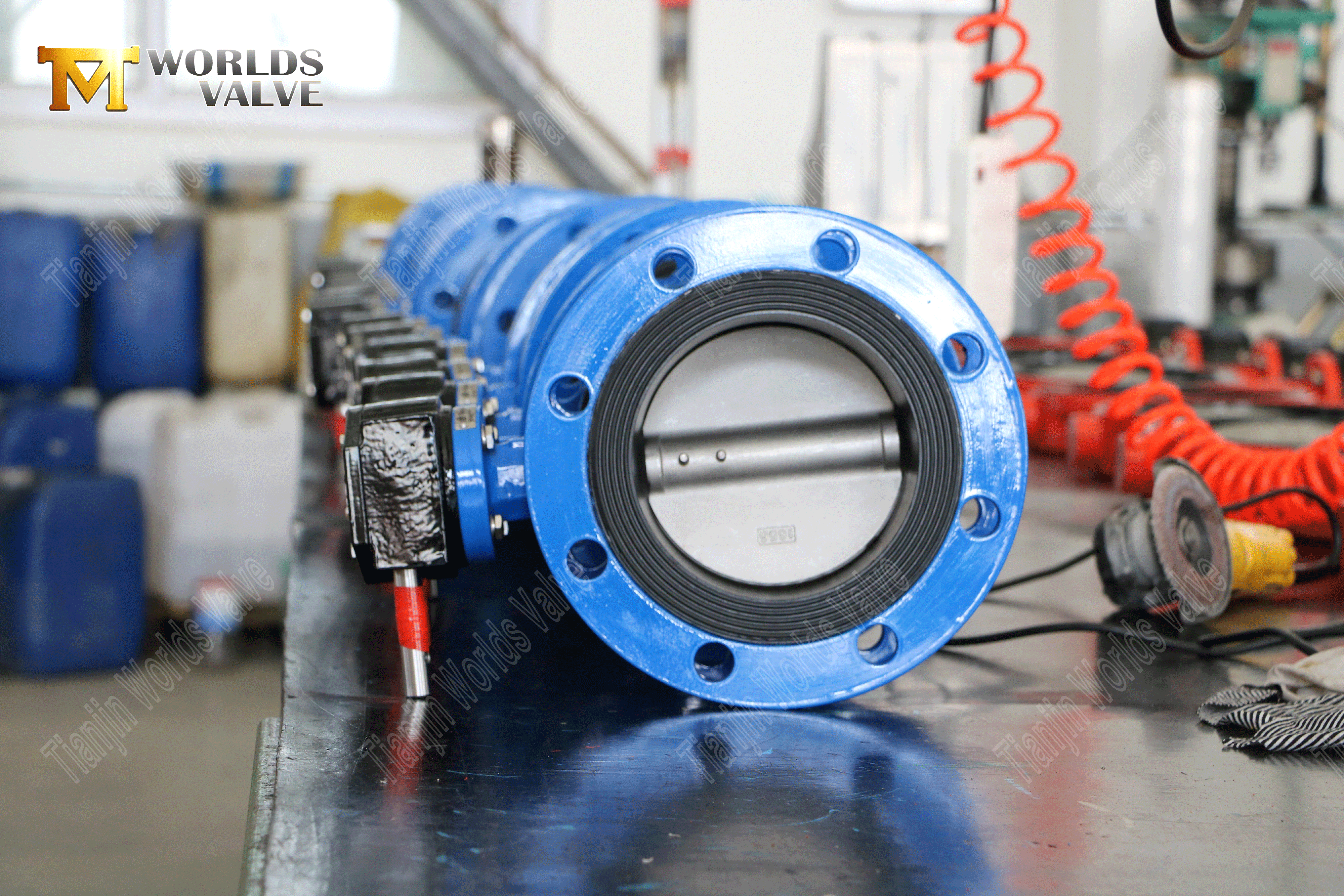 double flanged butterfly valve with gear operator (1)